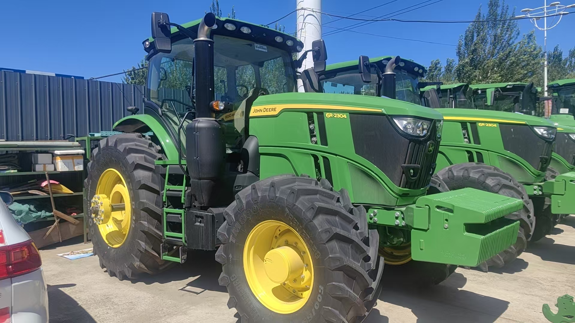 John Deere 6R2304