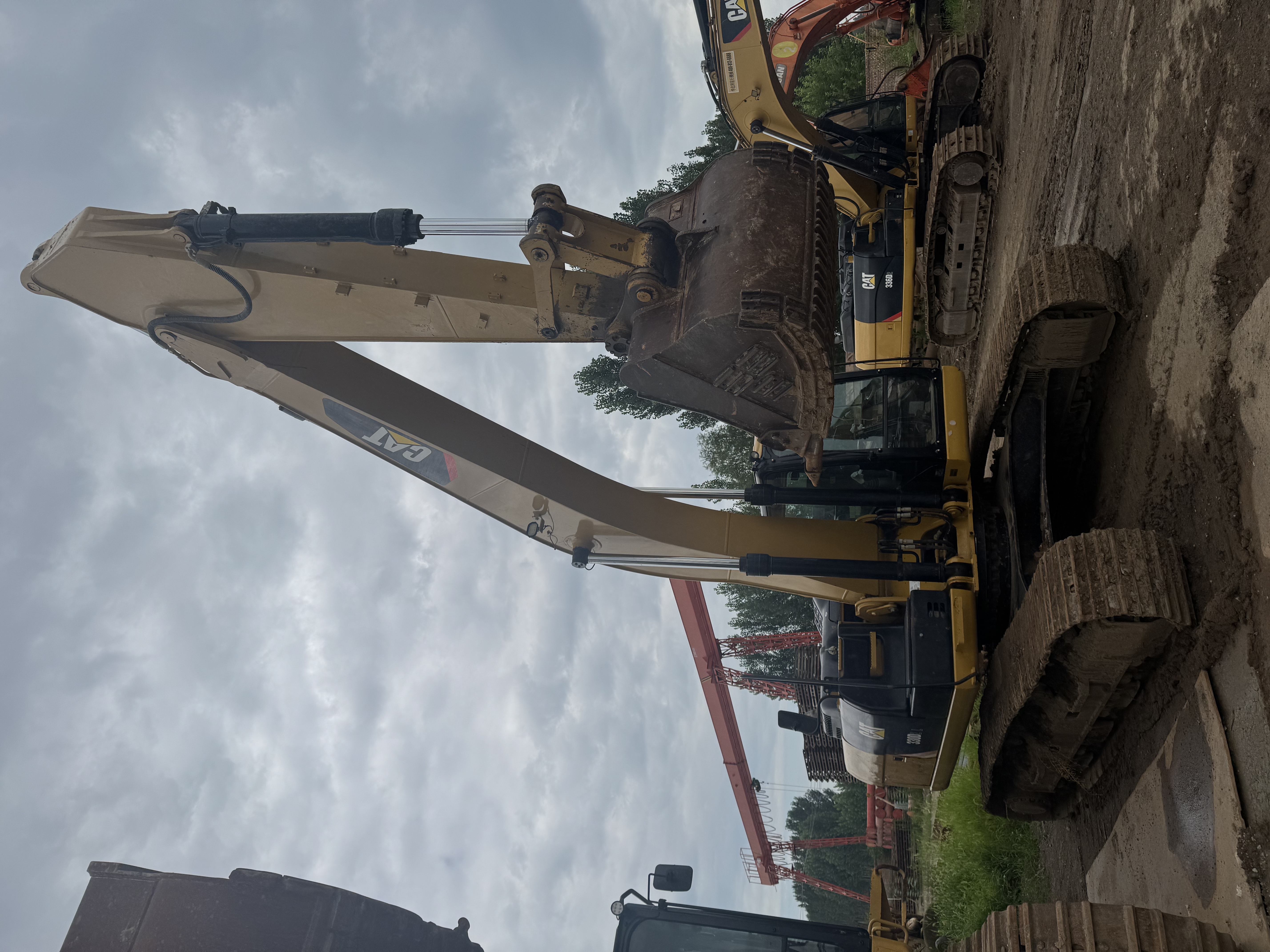 CAT 330D2L